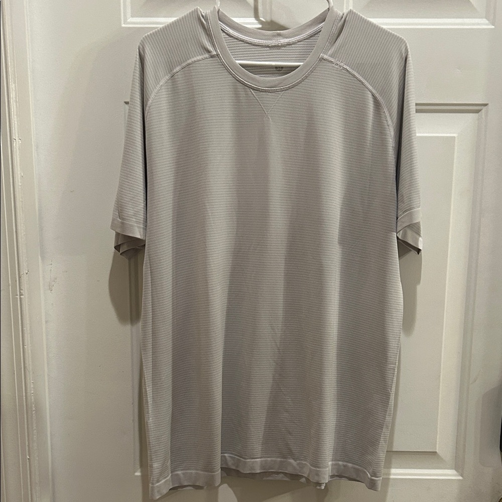 lululemon athletica Light Gray Short Sleeve Tee
